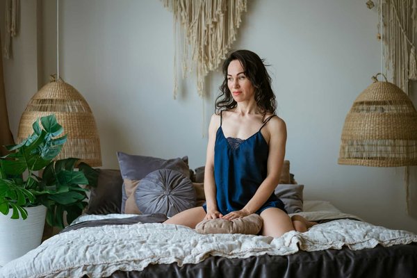 Tenue de nuit pour femme : pourquoi choisir une nuisette ?